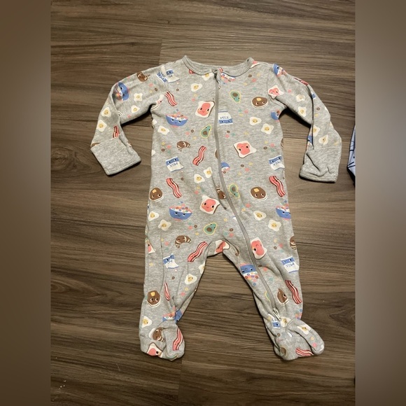 Wonder Nation Gray Breakfast print and Blue whales print Baby Footies size 3/6M - Picture 5 of 5